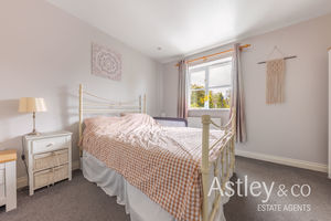 bed1- click for photo gallery